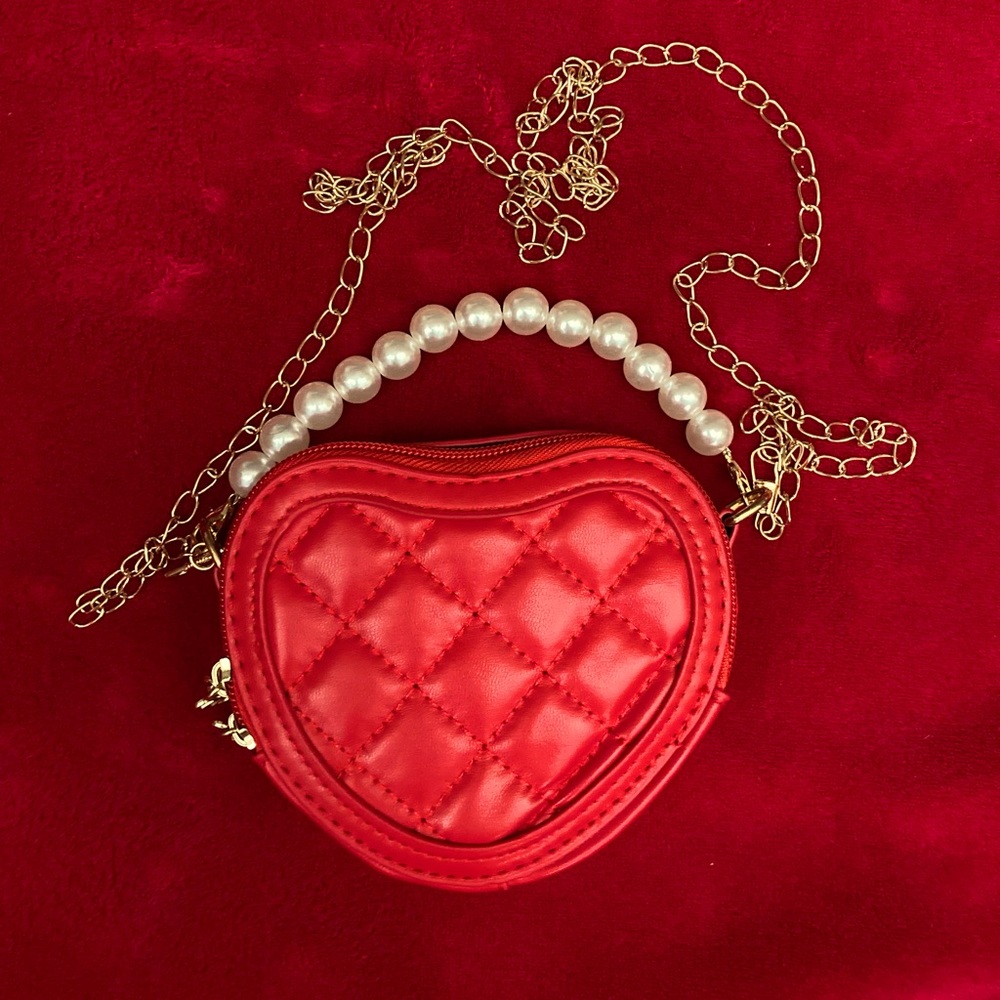 ❤️RED❤️HEART MINI BAG w/fauxPEARL handle/METAL chain PUfabric zip-close✨NEW✨